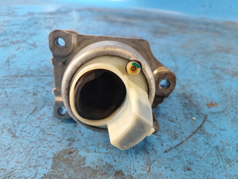 Lower engine mount FORD MUSTANG 15- Left.