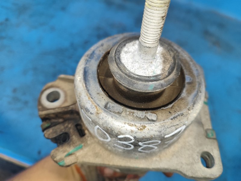 Lower engine mount FORD MUSTANG 15- Left.