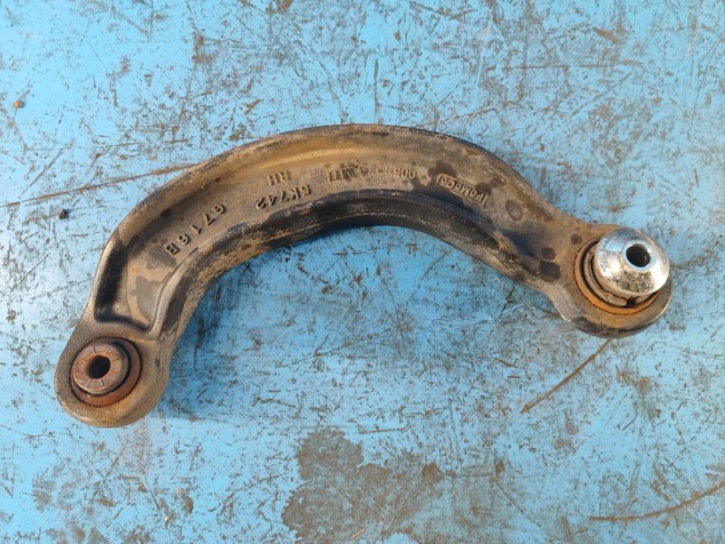Rear suspension arm, upper transverse, FORD MUSTANG 15- Right.