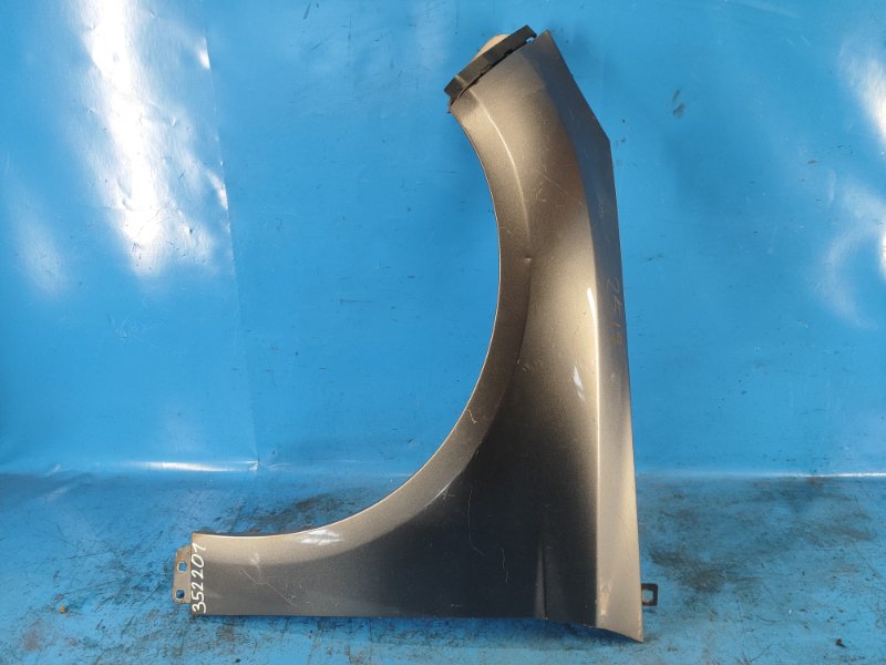 Front wing FORD FOCUS 10-18 Left.