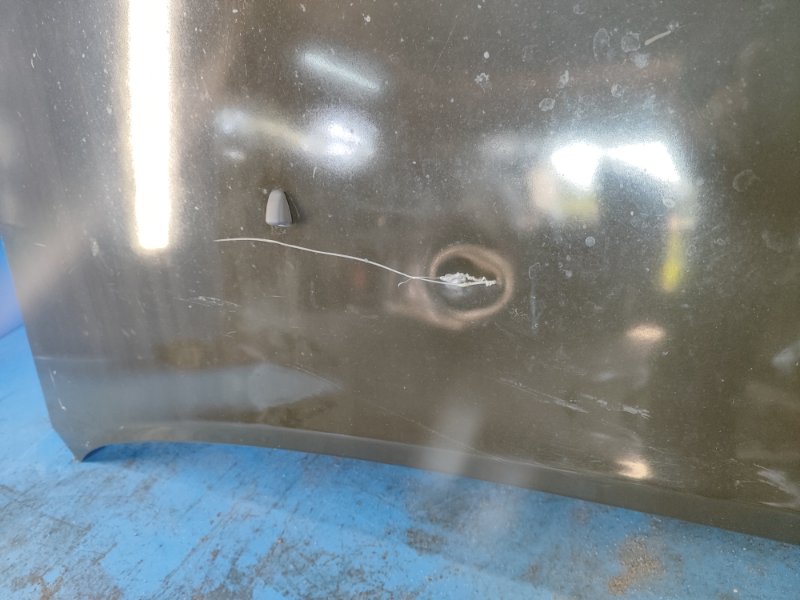 Hood of the Jeep Grand Cherokee 11-22 2016