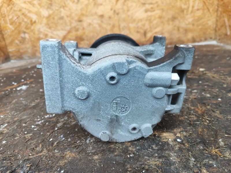 Air conditioning compressor for a Jeep Grand Cherokee 11-22 2016