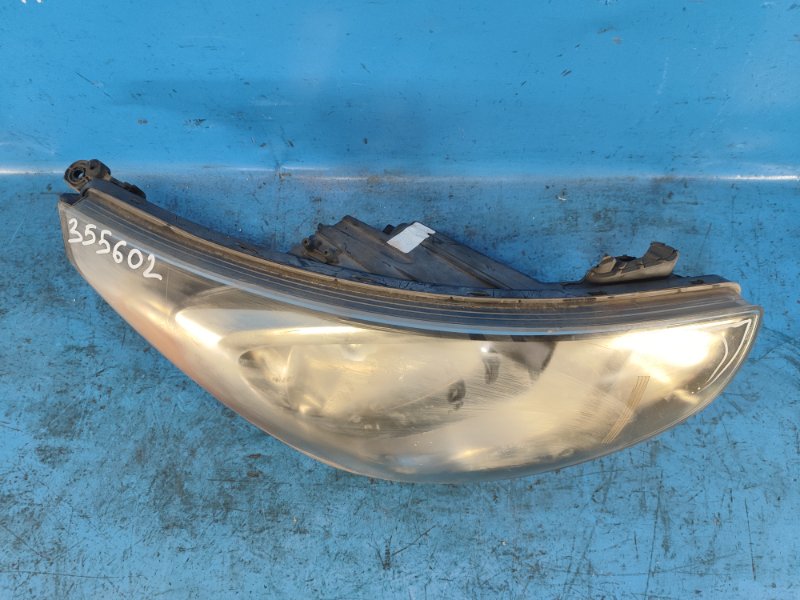 Headlight HYUNDAI ACCENT RB 10- 2013 Right
