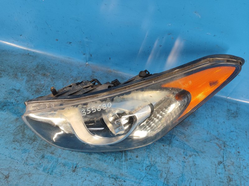Headlight HYUNDAI ELANTRA GD 12-17 2014 Lev.