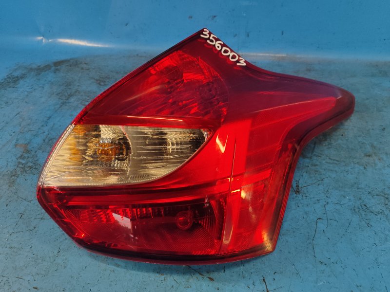 External lamp FORD FOCUS 10-18 Right.