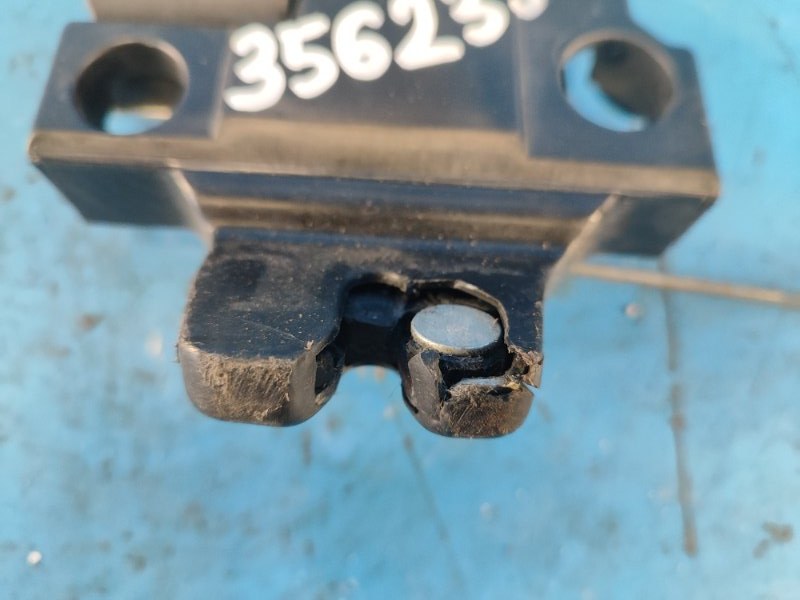 Toyota Camry 40 06-11 trunk lid lock