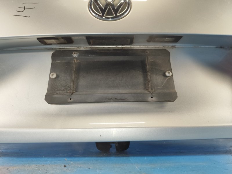 Volkswagen Jetta USA 10-17 Trunk Lid