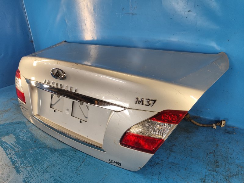 Trunk lid INFINITI M25/M37/M56/Q70/M35H 10-16