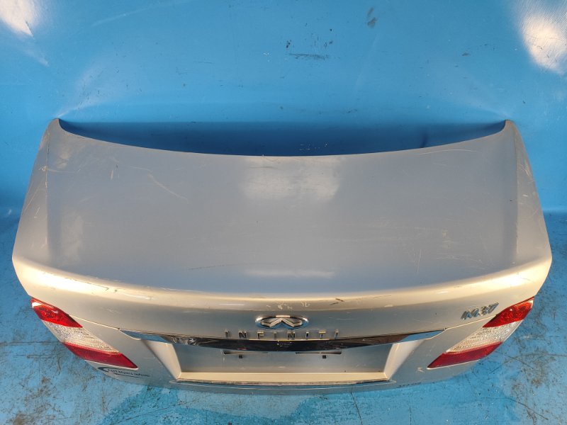 Trunk lid INFINITI M25/M37/M56/Q70/M35H 10-16