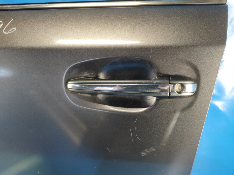 Door TOYOTA VENZA 09-16 2013 Left. Front.