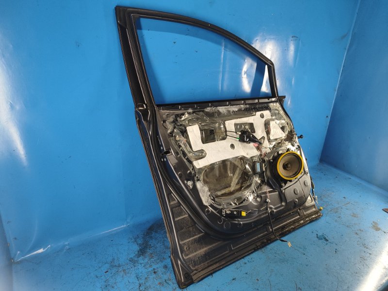 Door TOYOTA VENZA 09-16 2013 Left. Front.