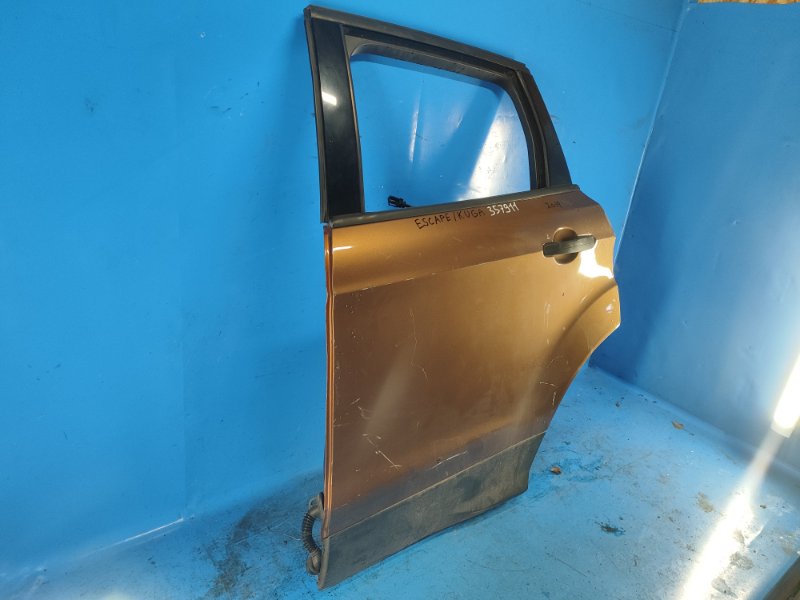 Door FORD ESCAPE 12-19 Left. Rear.