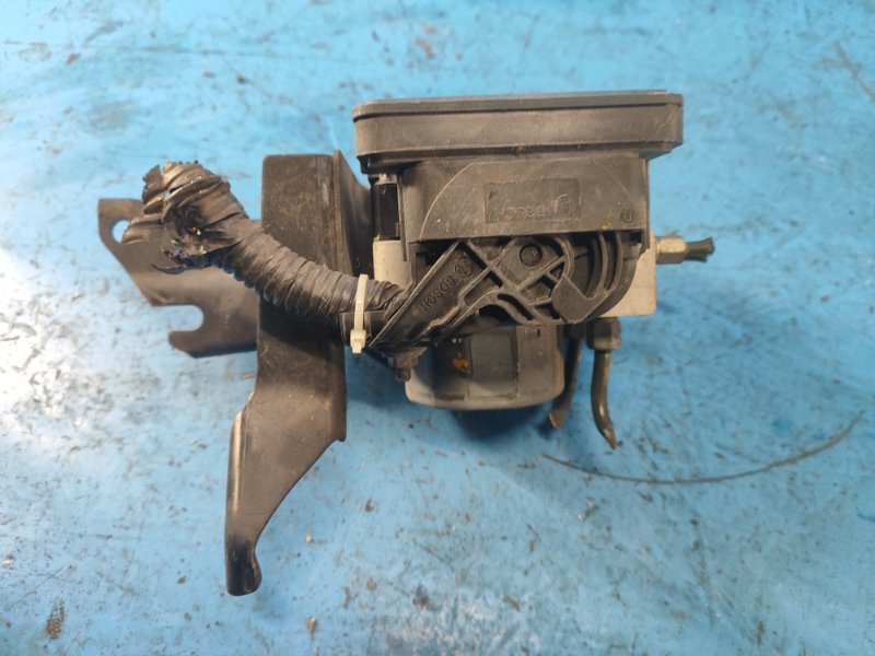 ABS unit Nissan Versa B17 11-19