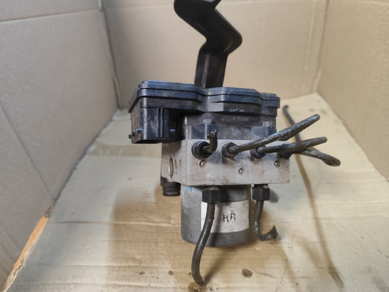 ABS block HYUNDAI SONATA YF 10-14