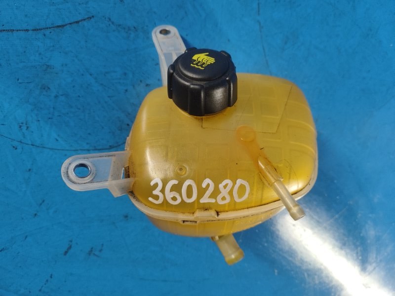 Expansion tank for Nissan X-TRAIL/ROGUE T33 2021