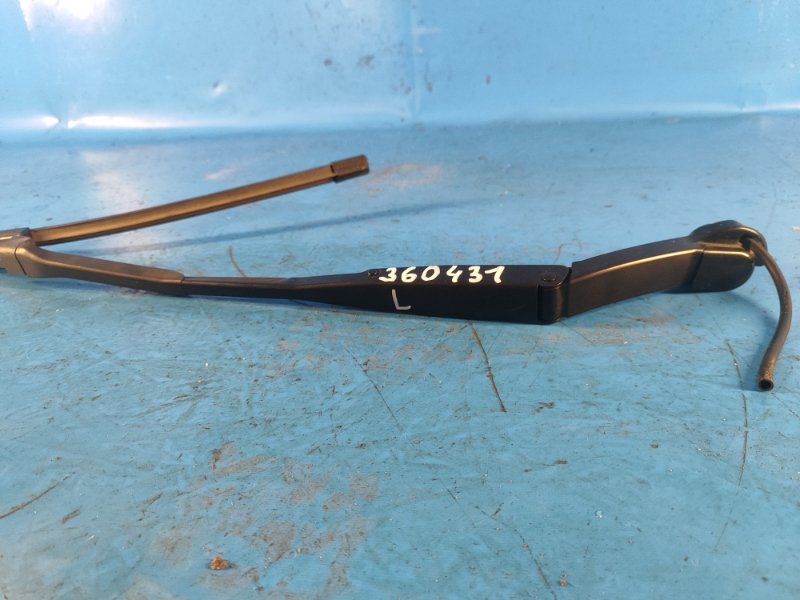 Front windshield wiper arm NISSAN X-TRAIL/ROGUE T33 20- 2021 Left.