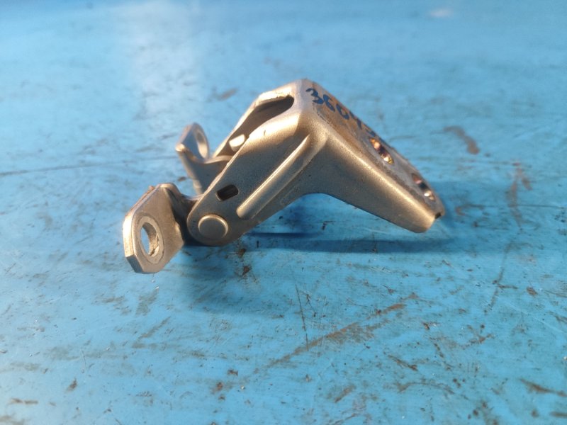 Lower door hinge NISSAN X-TRAIL/ROGUE T33 20- 2021 Left. Front.