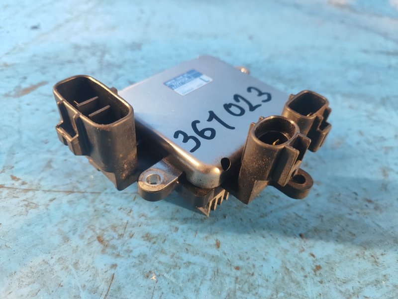 Radiator Fan Control Unit for Toyota Sienna 03-10