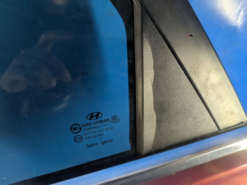 Door HYUNDAI SONATA YF 10-14 2012 Left. Rear.
