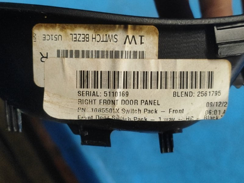 Window lift button FORD FOCUS 10-18 Right Front.