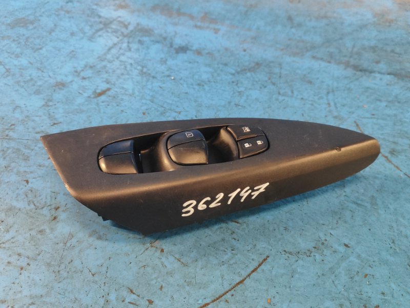 Power window control unit NISSAN SENTRA B17 12-21 Left. Front.