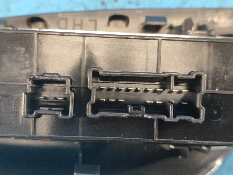 Power window control unit NISSAN SENTRA B17 12-21 Left. Front.