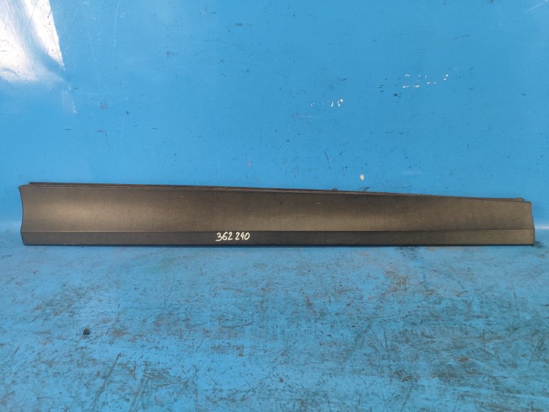 Door molding BMW X3 (F25) 11-17 Left. Front.