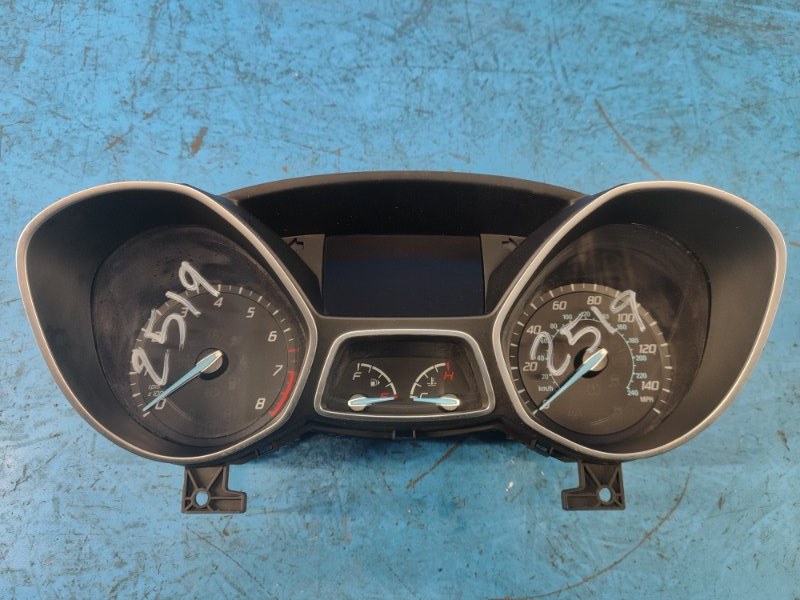 Ford Focus 10-18 dashboard
