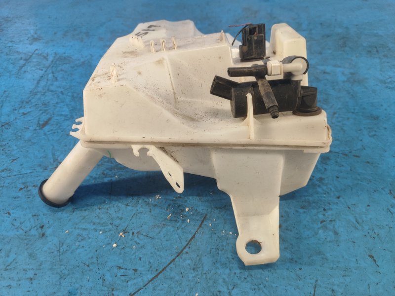 Ford Focus 10-18 Windscreen Washer Reservoir