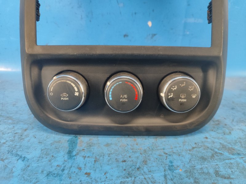 Heater control unit for the 2014 Jeep Patriot 10-17
