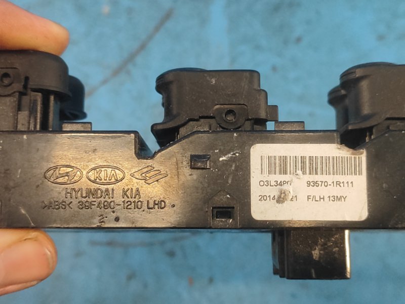 Power window control unit HYUNDAI ACCENT RB 10- Left. Front.