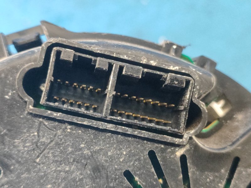 Hyundai Accent RB 10-2013 instrument panel