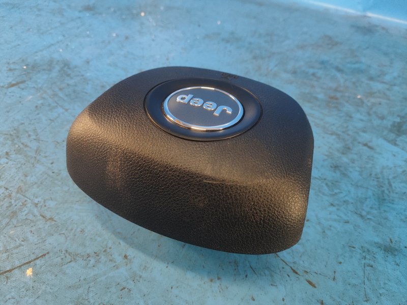 Steering wheel airbag for the 2016 Jeep Grand Cherokee (11-22)