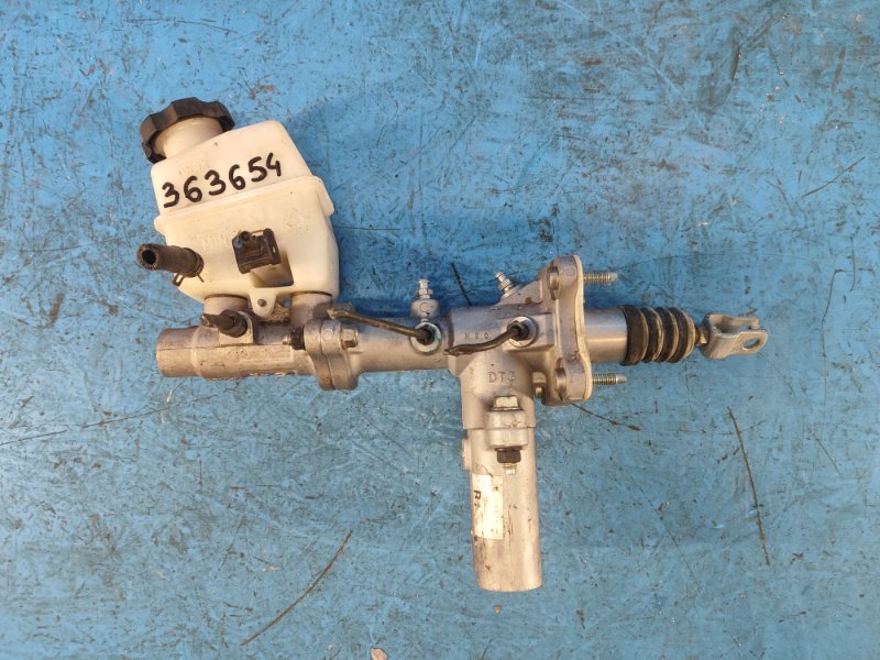 Brake master cylinder for Hyundai Sonata YF 10-14