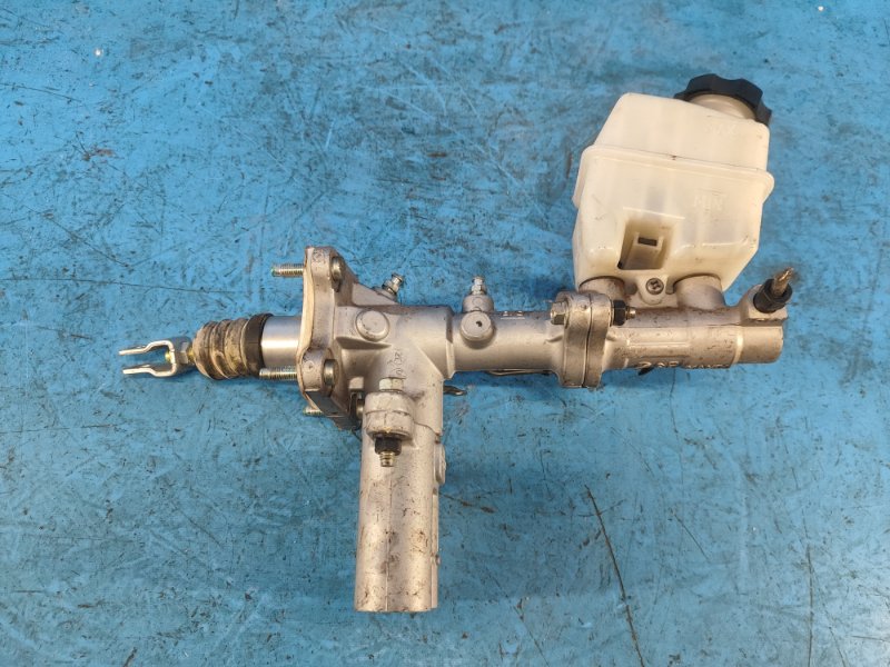 Brake master cylinder for Hyundai Sonata YF 10-14
