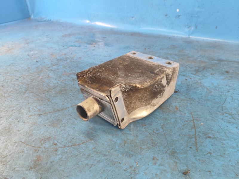 Front bumper reinforcement bracket LAND ROVER EVOQUE 19- Right.