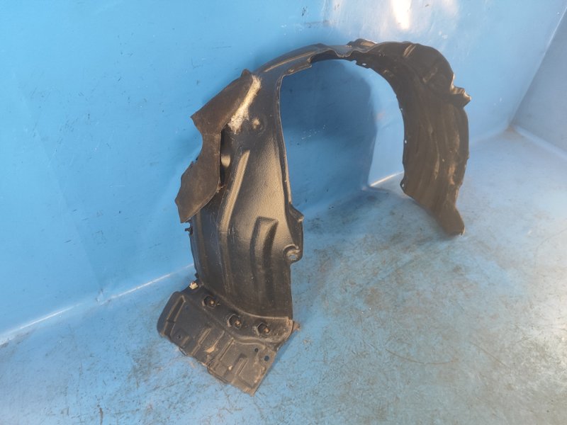 Mudguard TOYOTA PRIUS 16- Left. Front.