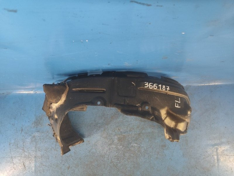 Mudguard TOYOTA PRIUS 16- Left. Front.