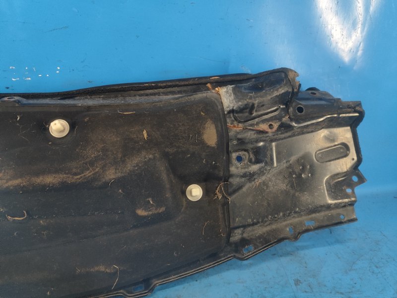 Toyota Prius Windscreen Wiper Pan - 30 09-17