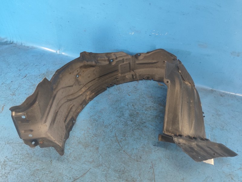 Mudguard TOYOTA PRIUS 16- Left. Front.