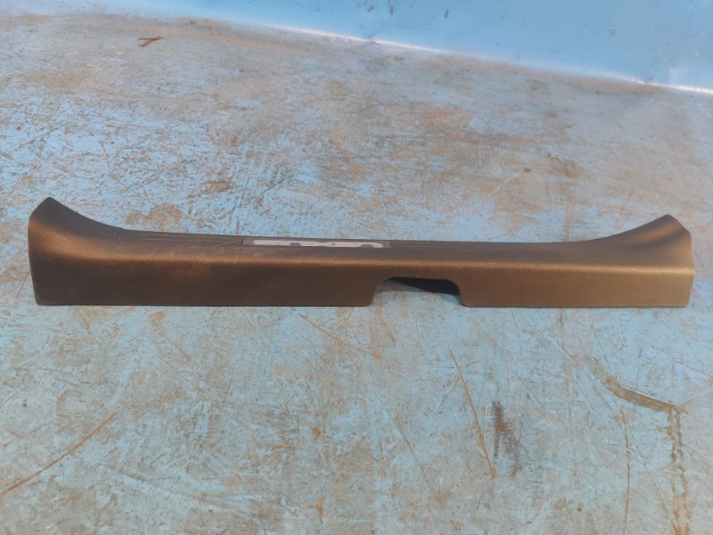 Inner door sill trim LEXUS LBX 23- Right Front.