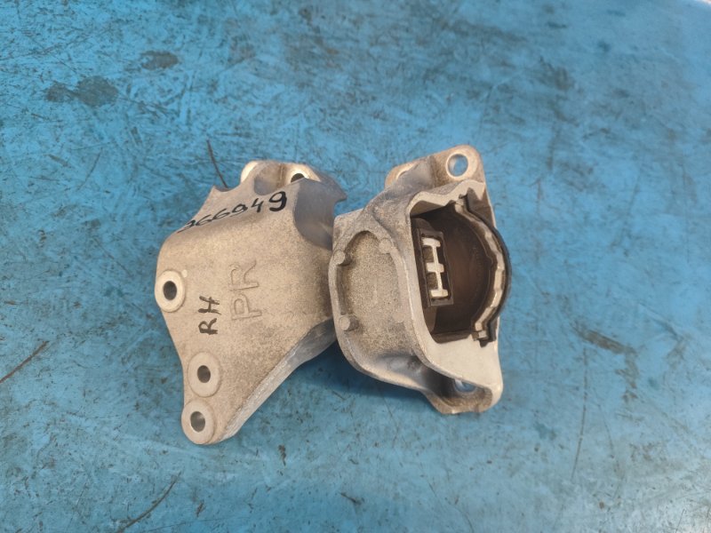 Upper engine mount NISSAN X-TRAIL/ROGUE T33 20- 2021 Right.