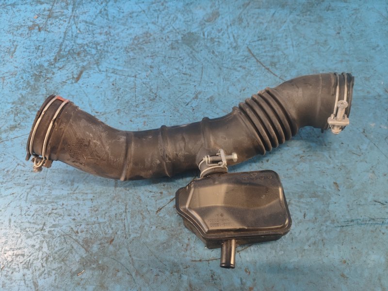 LEXUS LBX 23- intake manifold