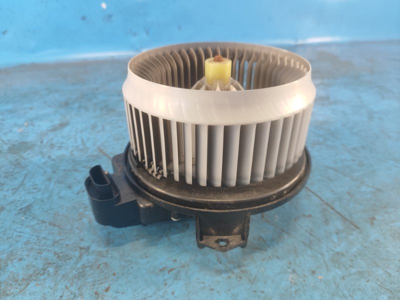 Heater motor TOYOTA PRIUS - 30 09-17