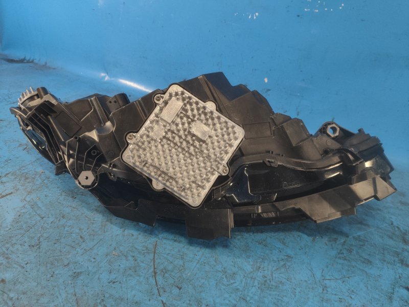 Headlight LAND ROVER EVOQUE 19- Left. Front.