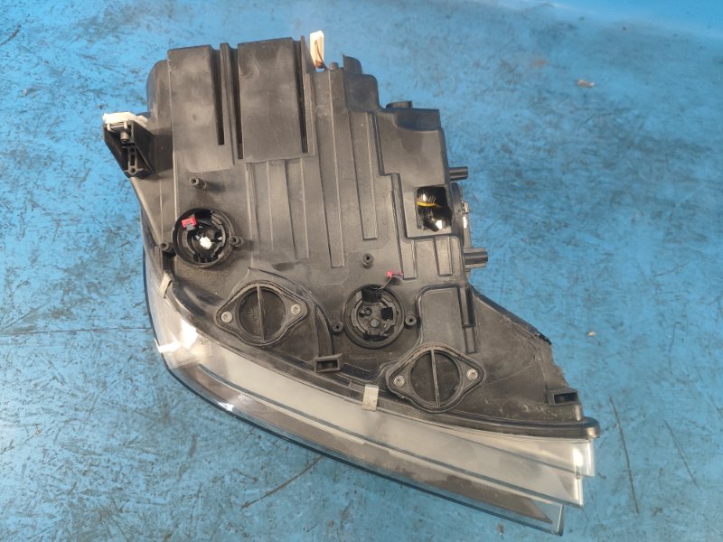 Headlight BMW 6 SERIES (F13) 12-18 Left.